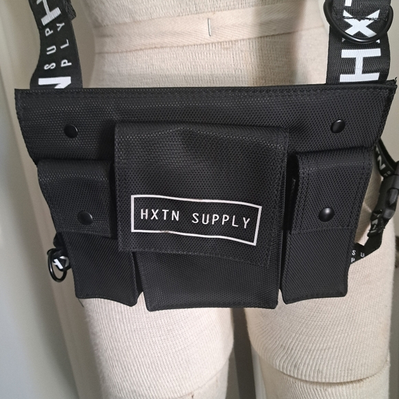 HXTN Supply Urban Chest bag pouch unisex lightweight tough minimalist travel - Picture 5 of 9